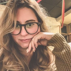 Meet your Posher, Casey